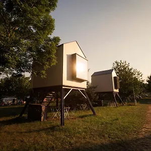 Camping Dzban, Praag